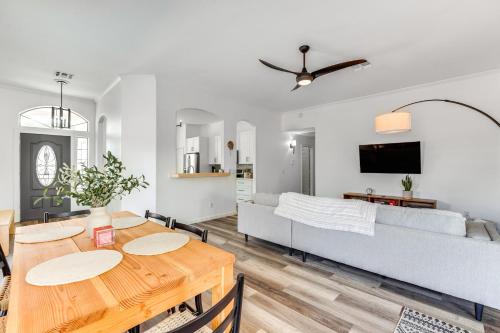 Heated Pool and Yard Gilbert Getaway!