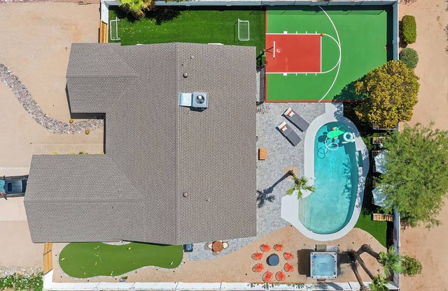 Heated Pool, Basketball, Mini Golf! Games Paradise