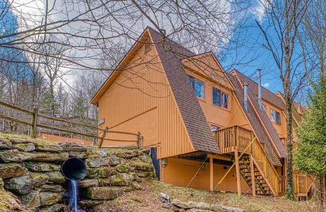 Heated POOL & HOTTUB-Playground-Fire Pit-Game Room-Deer!