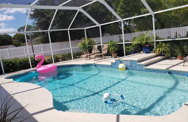 Heated pool house