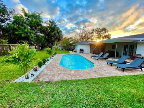 Heated Pool, Pet friendly,Dunedin Beach Gem