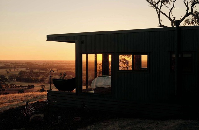 Heathcote Winery Stay with Sweeping Hilltop Views