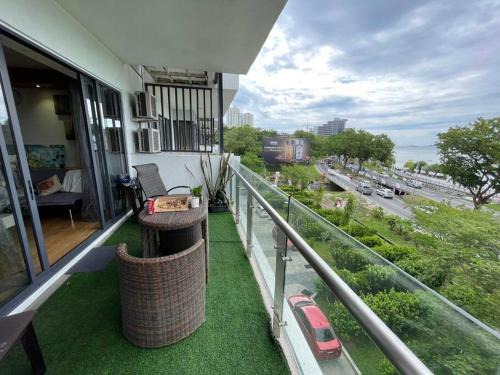 Heaven in city with full seaview 2 cozy BR BAY 21