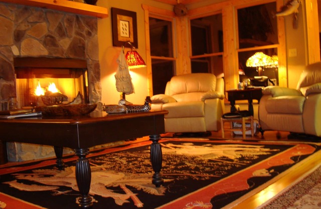 HEAVEN'S PEAK - Luxurious, mountain top retreat; 5 Star