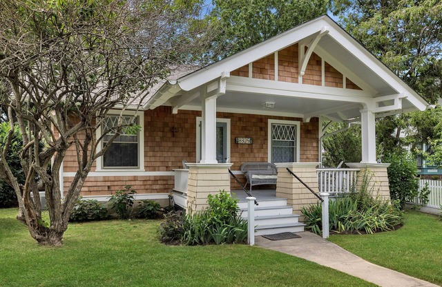 Heavenly Craftsman Just minutes to beaches, vineyards, ferries and Greenport!