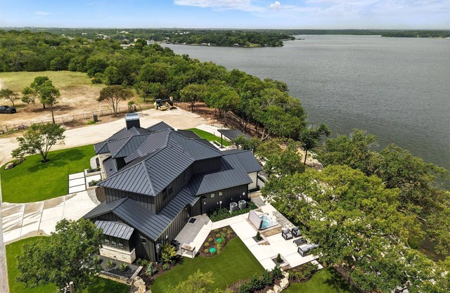 Heavenly Retreat – 5BD/5.5BA of Waterfront Living