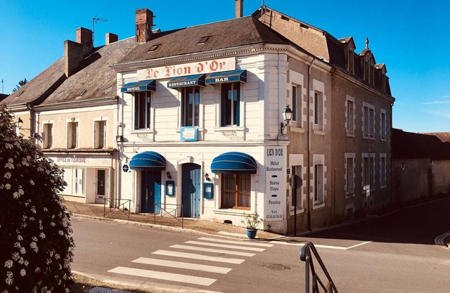 Hebergement 5 chb 5 SDB - 14 pers wifi cour