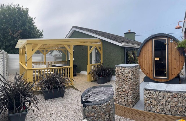 Heirloom Lodge, a cozy one-bedroom rental infused with luxurious touches. nn