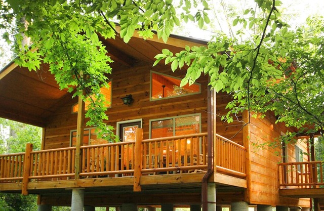 Helen Riverside Cabin-Chattahoochee River-Walk to Town