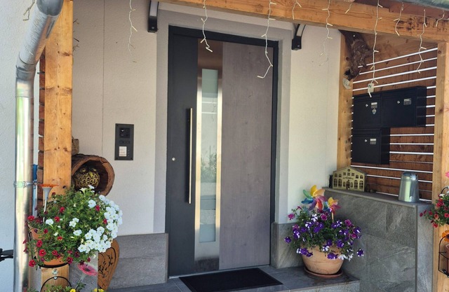 Helle, großzügige Wohnung mit Balkon & freiem Blick auf die Berge