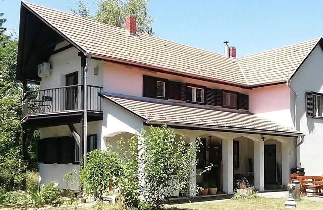 Helles Studioapartment mit Südbalkon. Alleinlage im Wald für Naturliebhaber