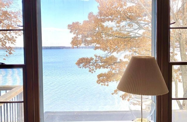 Hemingway's Hideaway: A Fall Retreat with Stunning Bear Lake Views