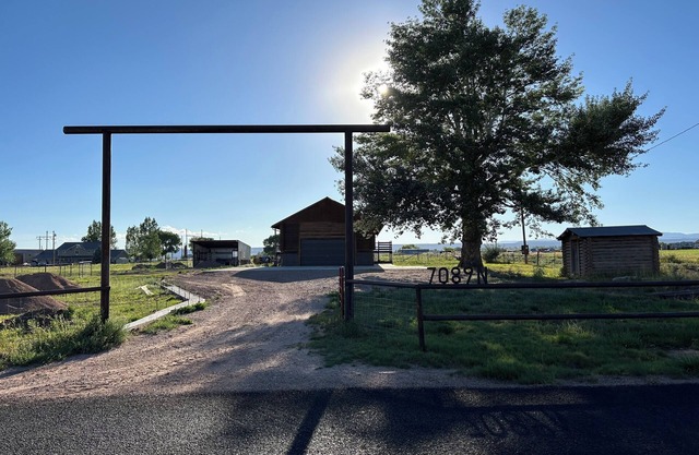Henries Hideout, Newly Renovated Spacious 5-bedroom house in lovely Neola