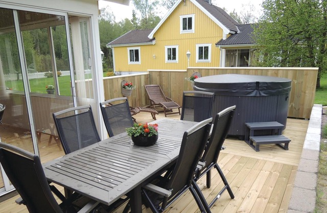 Here we have a well-kept house with good facilities for you in the program.