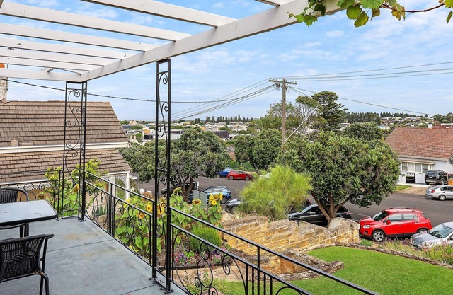 Heritage on Liebig - Perch at the top of town