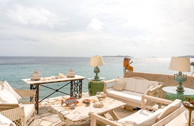 Hermes Palazzo on the waterfront by JJ Hospitality