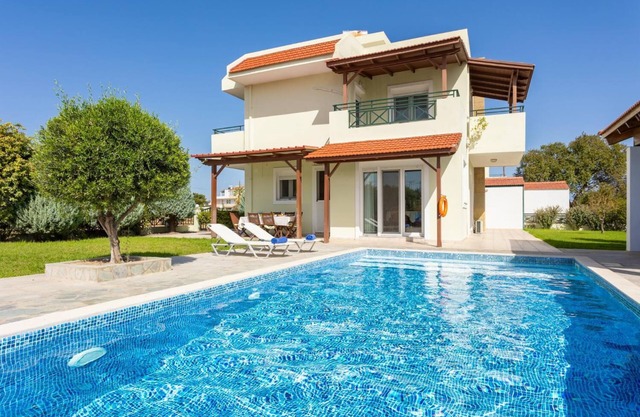 Hermione Villa - Four Bedroom Villa, Sleeps 8