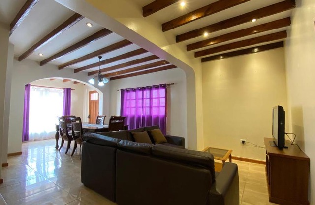 Hermosa CASA para particulares y empresas