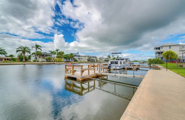 Hernando Beach Waterfront Home w/Boat Dock & Deck