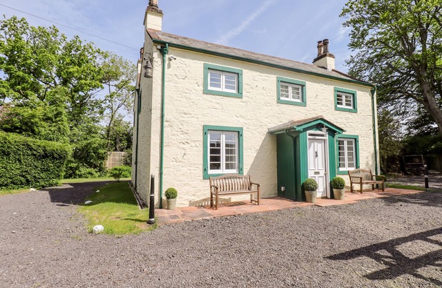 HETLAND, pet friendly, with open fire in Dumfries