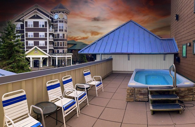 HH 110 - Amazing Bike-In/Out Village 1BR w/great Village views!
