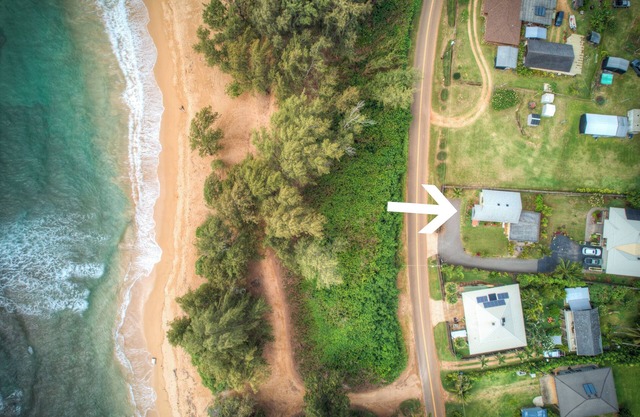 Hibiscus Beach Cottage, Steps to Beach, Beautiful Mountain Views, TVNC#5067