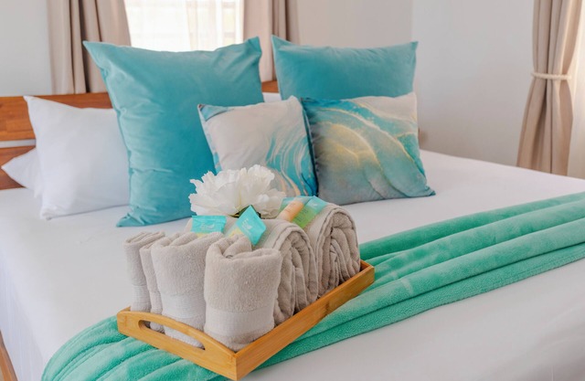 Hidden Cottage Turquoise-Shoal Bay East 5 minutes drive