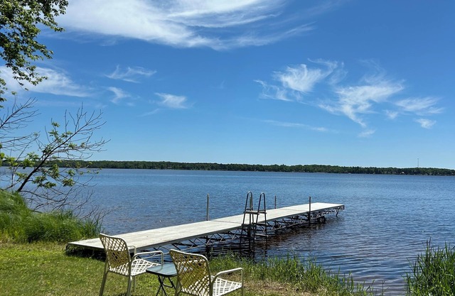HIDDEN GEM! 2-bedroom cabin outside of Crivitz on Lake Noquebay