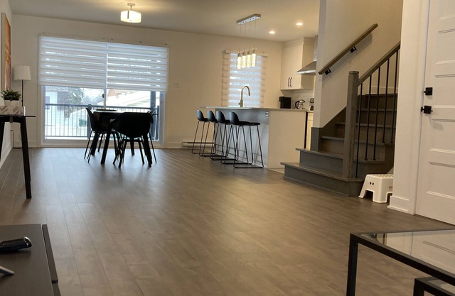 Hidden Gem of Westley - New House 5 mins to Dix30