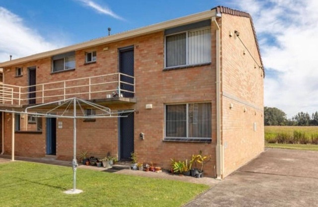 ~Hidden Gem~ U15/9 Point Road, TuncurrynAcross the road from the lake.