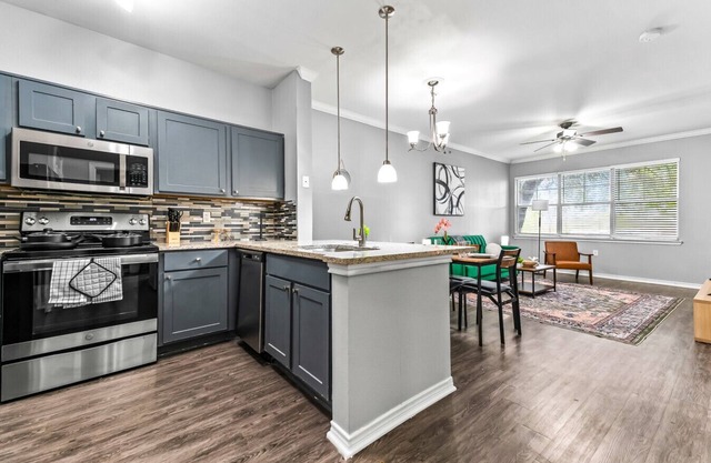 Hidden Lakes 812 1BD 1 BA