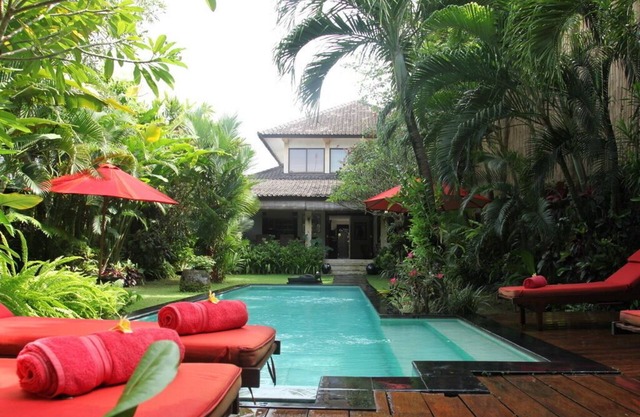Hidden oasis with private pool in the heart of Seminyak & only 10 mins to beach