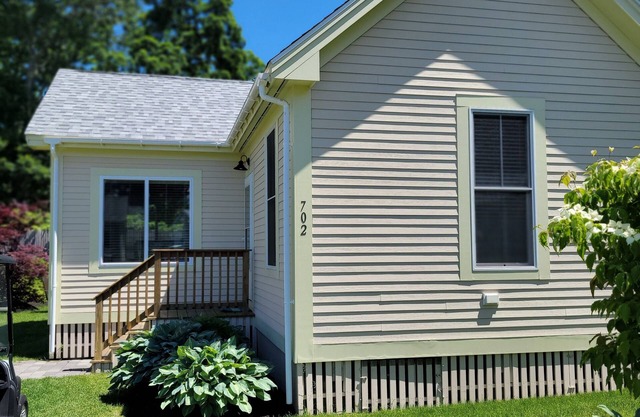 "Hideaway Cottage" at Seaglass Village Cottages