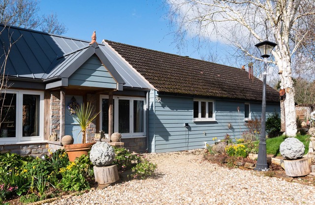 HIDEAWAY HOUSE, pet friendly, luxury holiday cottage in Taunton