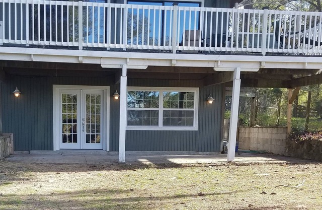 "HIDEOUT" 2-bedroom Downstairs Apartment In Gated Horse Farm