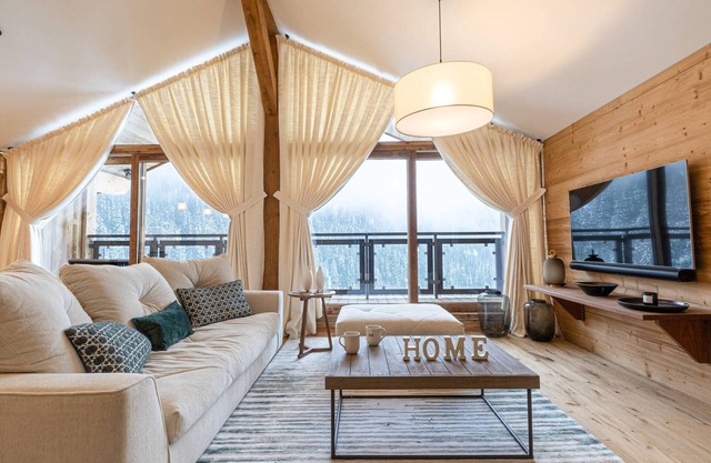 High-end apartment in Courchevel 1650 with garage, balcony, and WiFi