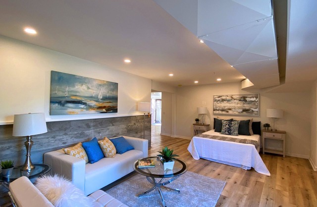 High End One Bedroom Suite with Beautiful views and Jacuzzi Hot Tub
