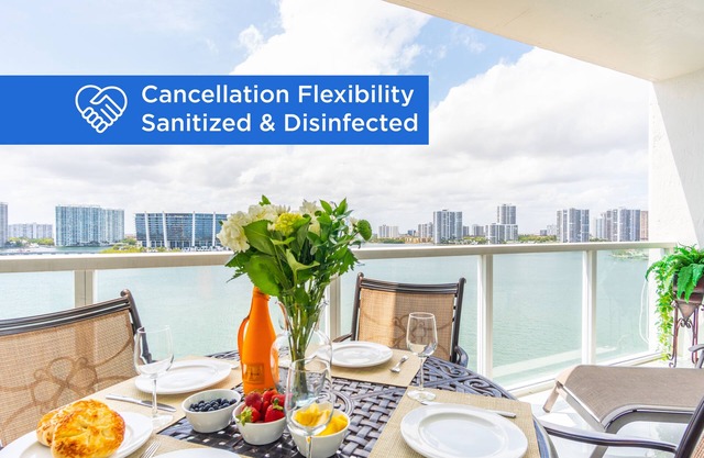 High floor condo with amazing intracoastal views 2 blocks from the beach