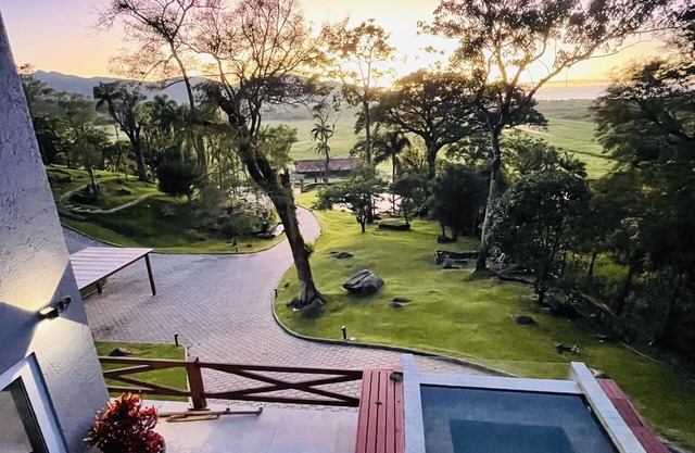 High-standard country house with spa and privileged sea views