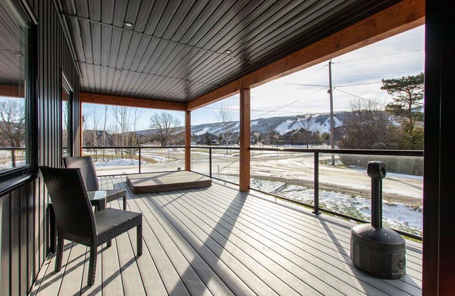 High-Tech Mountain Luxury, Fitness, Hot Tub & BBQ