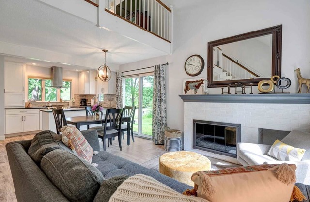 Highland 6th Hole & RiverView - Fairway Village 5A