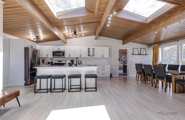 Highland Park Family Ranch - Walk to Lake & Metra to Chicago!