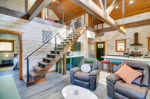Hike and Climb Pet-Friendly Red River Gorge Cabin!