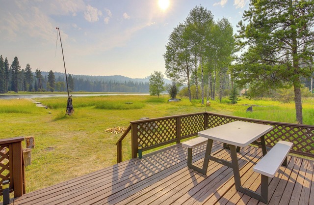 Hike, Bike & Boat: Cabin w/Dock on Seeley Lake!