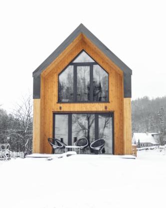 Hill & Chill Kudowa Zdrój - nowoczesne stodoły ze strefą SPA, balia, sauna