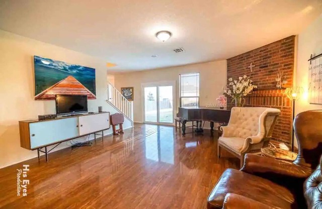 Hill Country Beauty in Red | Beautiful Large Home! Very Spacious!