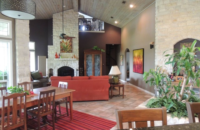 Hill Country Retreat, Hill Top views, private pool, Hamilton Pool, Reimers Ranch