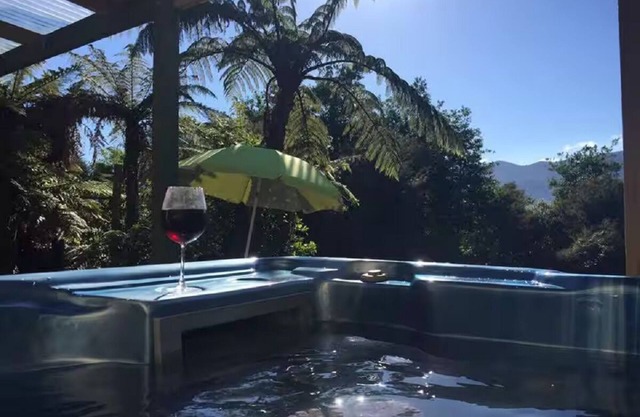 Hill View Haven *FREE WIFI* *FIRE* *SPA*