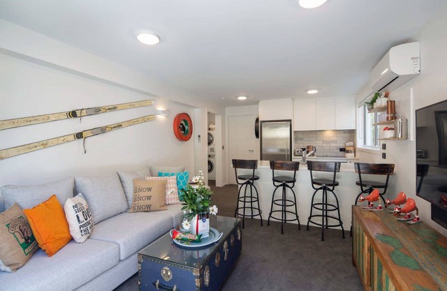 Hillside Villa 2 – Modern 2BR Walk to Town & A/C