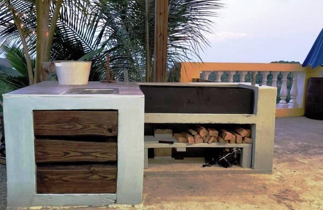 Hilltop Getaway with Ocean View, Huge Terrace & Outdoor Kitchen